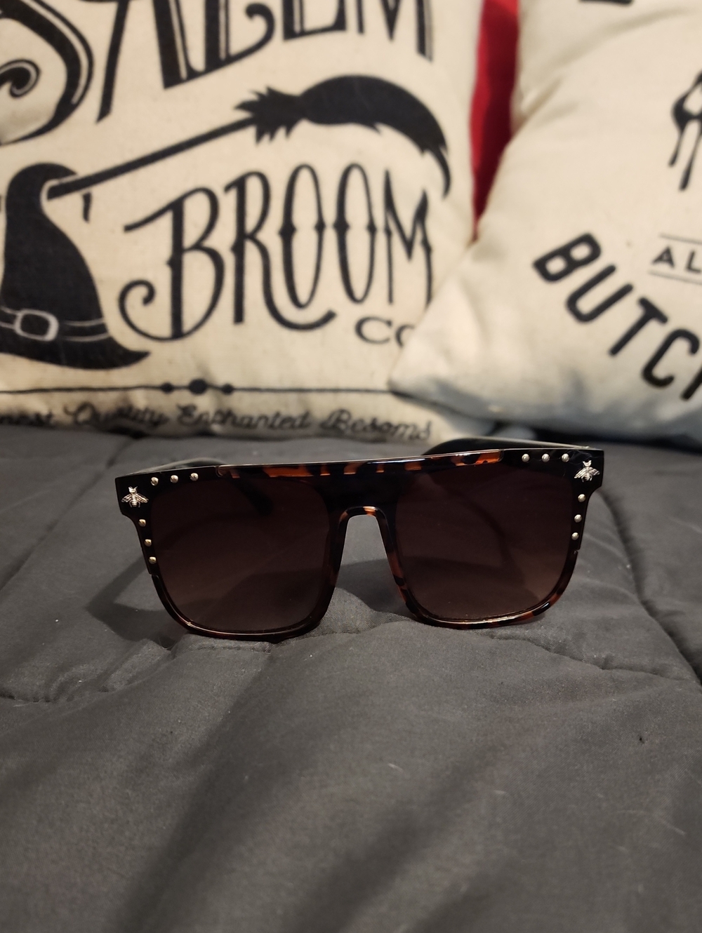 Gucci Studded Tortoiseshell Oversized Sunglasses - Brown Lenses